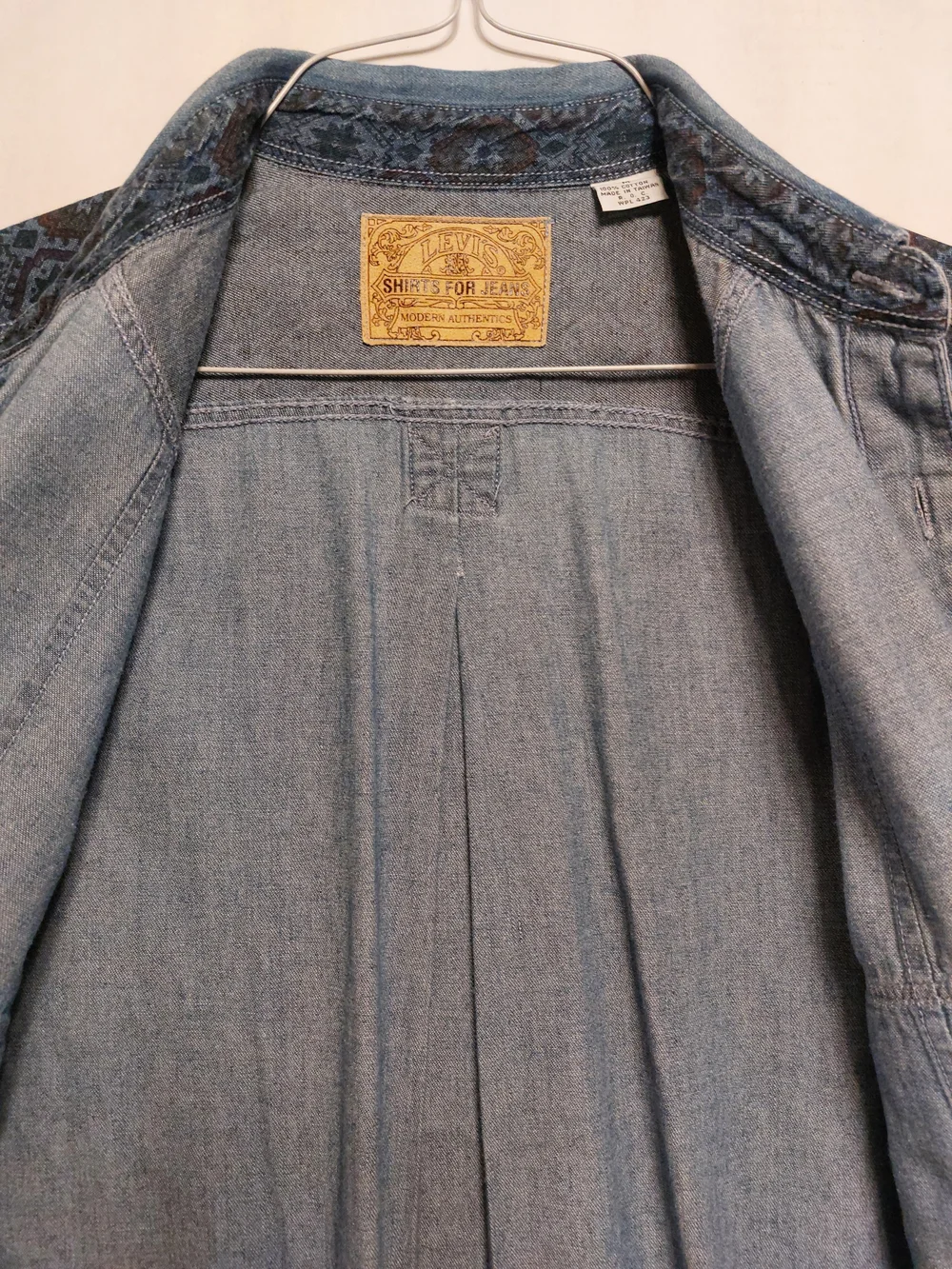 Vintage Levi's Light Blue Denim Shirt Jacket with Dark Patterned Yoke